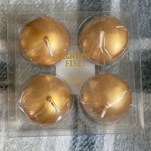 NWT Miss to mrs gold unscented floating candle set of 4